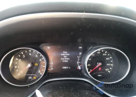 2018 Jeep Compass Latitude из США, поврежденный, VIN 3C4NJCBB5JT186724